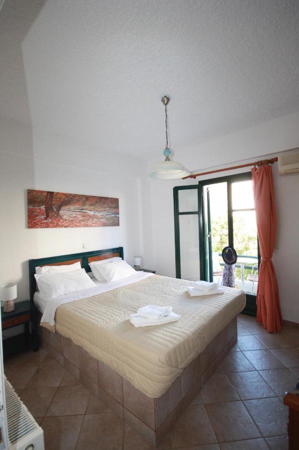 Cyclades Beach Apartments Chrisopigi  Экстерьер фото